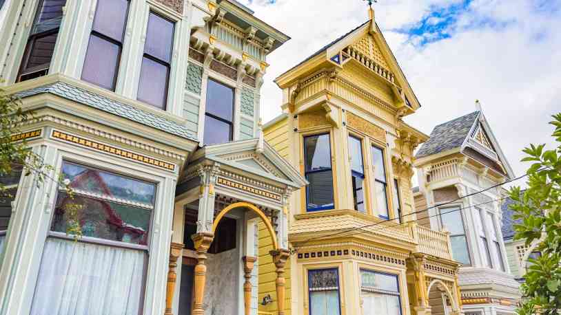 image of historic houses in new york