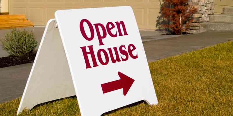 image of open house sign board